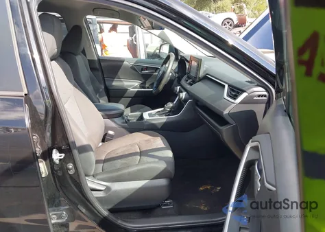 2021 Toyota Rav4 Xle z USA, uszkodzony, nr VIN 2T3W1RFV1MW164499